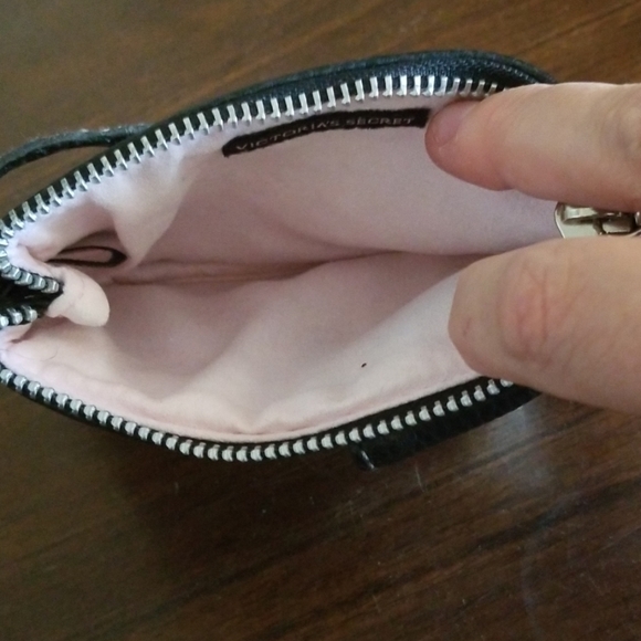 Victoria's Secret wristlet NWOT - Picture 4 of 4